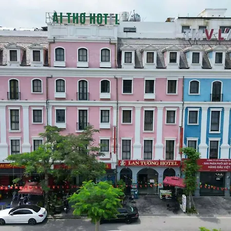 Bài Thơ Mountain Hotel